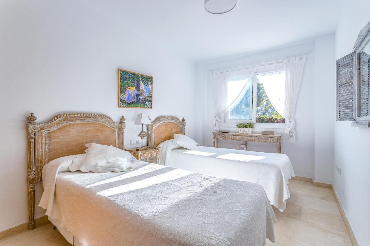 Oleholidays Adosado Mediterraneo Los Monteros 100 M Playa ماربيا المظهر الخارجي الصورة