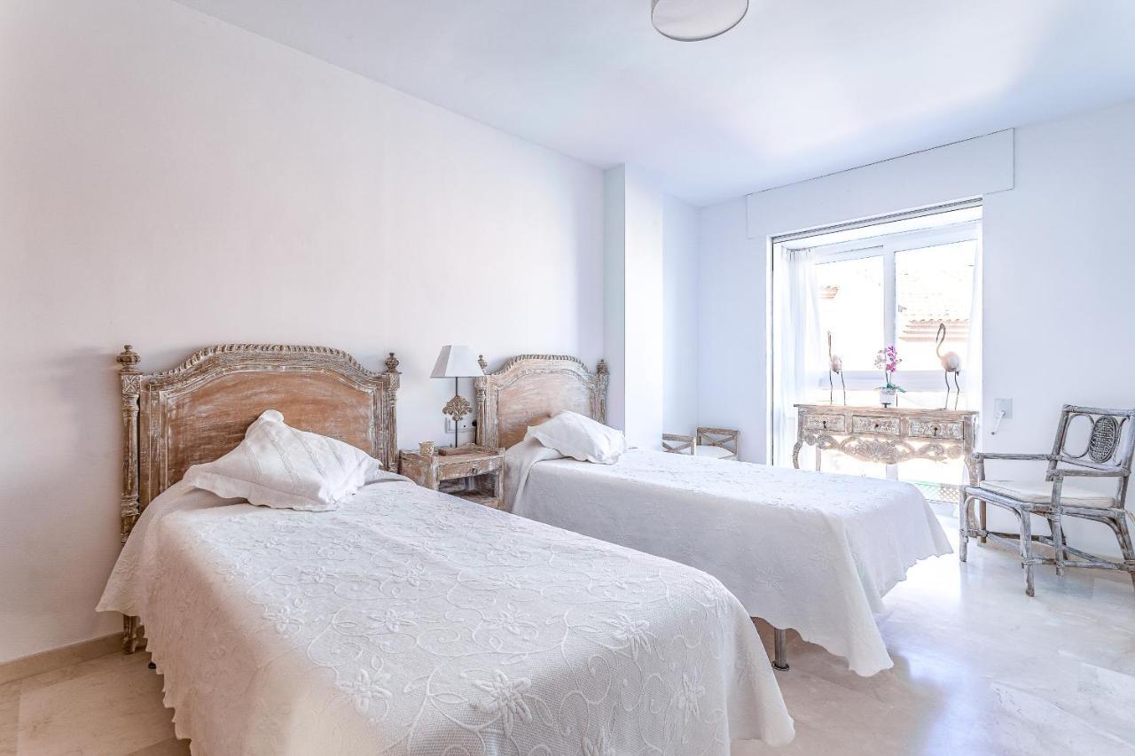 Oleholidays Adosado Mediterraneo Los Monteros 100 M Playa ماربيا المظهر الخارجي الصورة