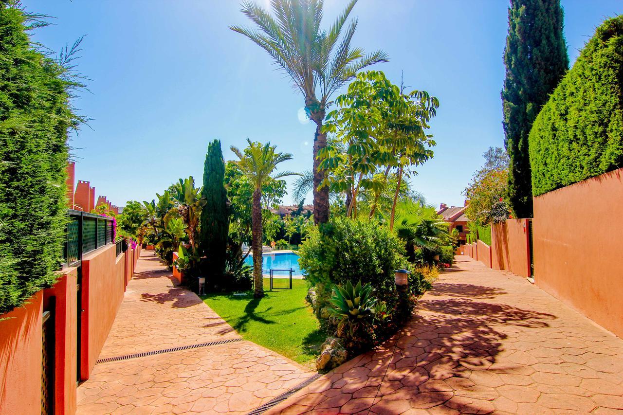 Oleholidays Adosado Mediterraneo Los Monteros 100 M Playa ماربيا المظهر الخارجي الصورة